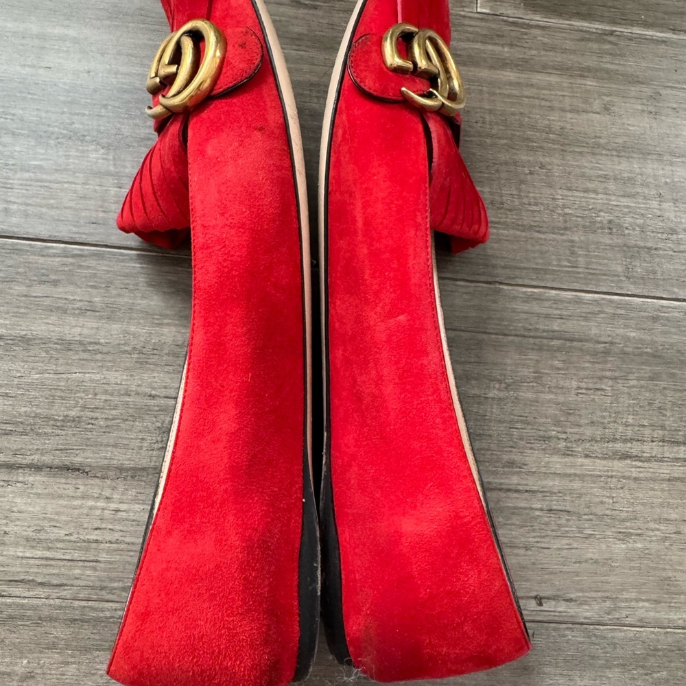 Gucci Red Suede Fringe Marmont Flats with Gold GG - Picture 11 of 11